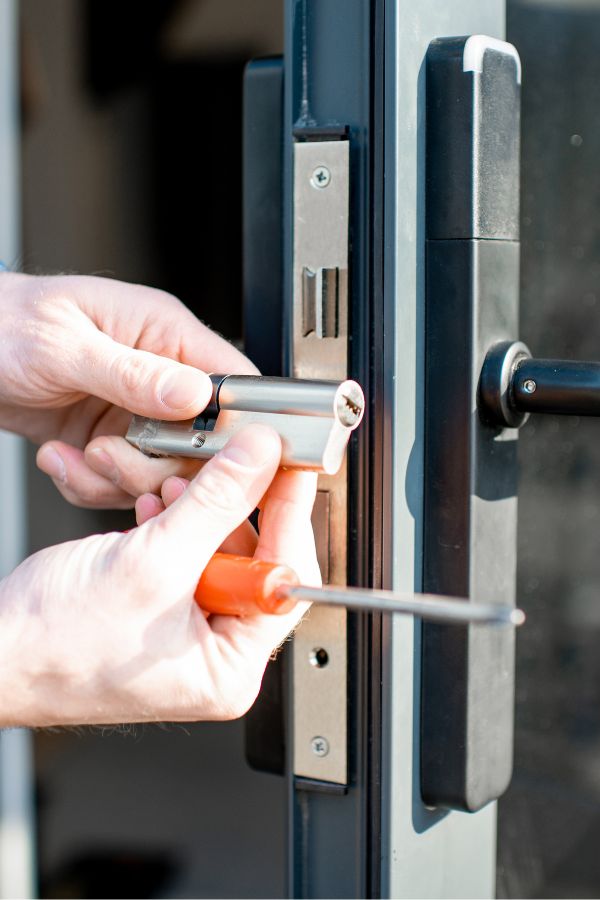 Schlosswechsel Baesweiler - Aufsperrdienst Baesweiler - Schlüsseldienst - Schlüsselnotdienst - Türöffnung - Schlosswechsel - Einbruchschutz - Alsdorf - Aachen - Roetgen - Simmerath (1)